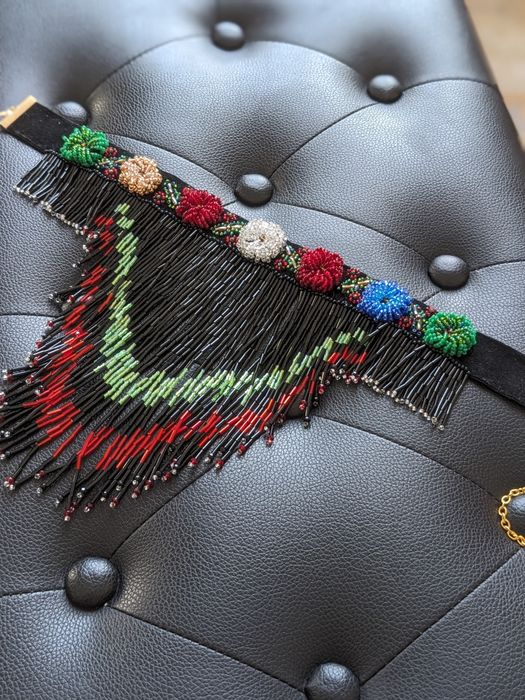 Борщівський язик. Чорний з чорними квітами в наявності. Інші під замов