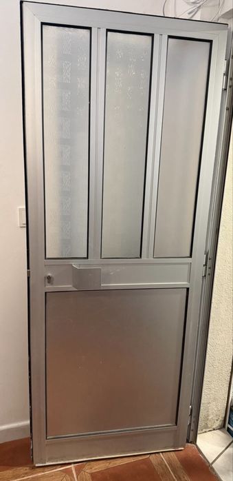 Vendo porta aluminio