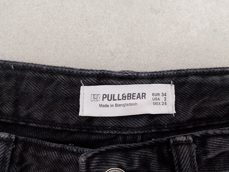 Spodnie jeansowe czarne marki PullandBear