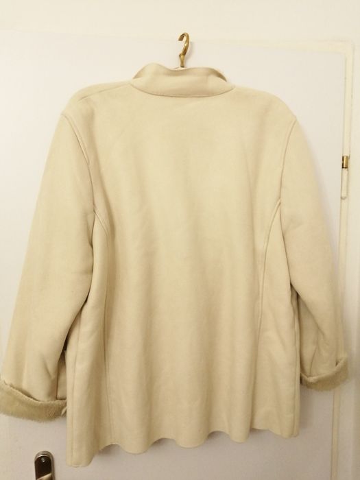 Piękna kurteczka kożuszek