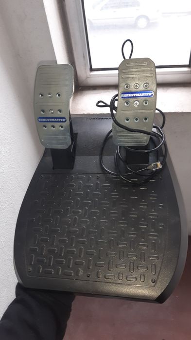 Volante PS4 + Volante Ferrari + Cadeira Suporte