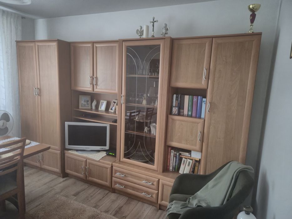 Sprzedam regał pokojowy