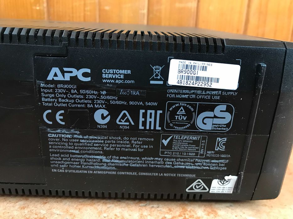 Zasilacz awaryjny APC Back-UPS Pro 900