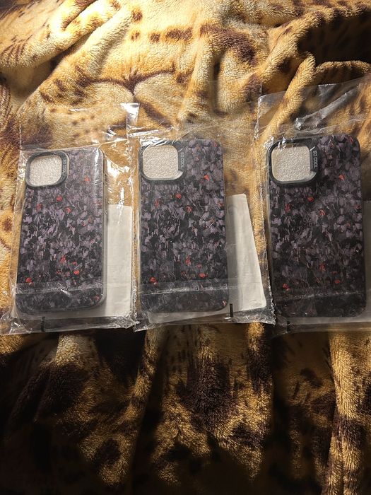 Чохол на айфон 14 (карбон, новий, не вживаний)