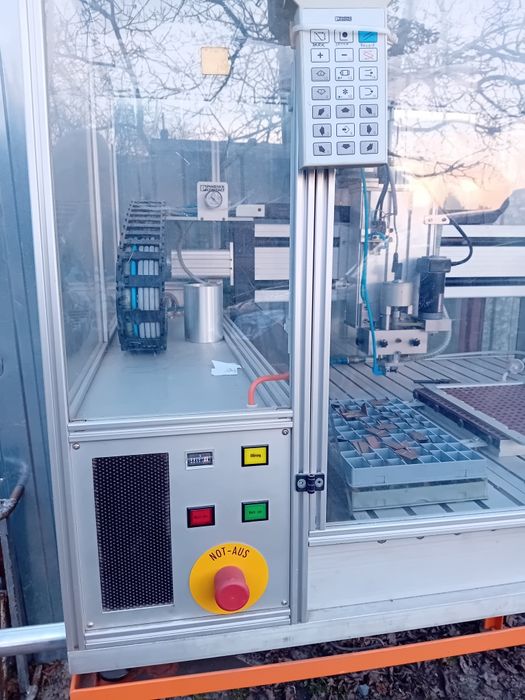 Frezarka grawerka CNC