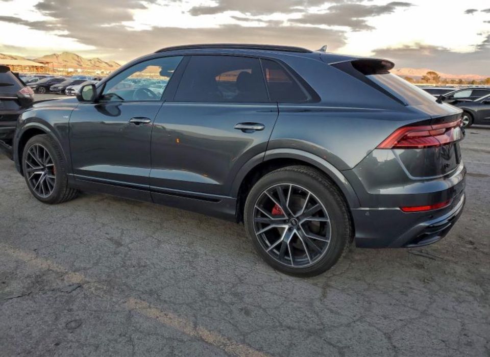 AUDI Q8 перед зад права ліва сторона в наявності ОРИГІНАЛ