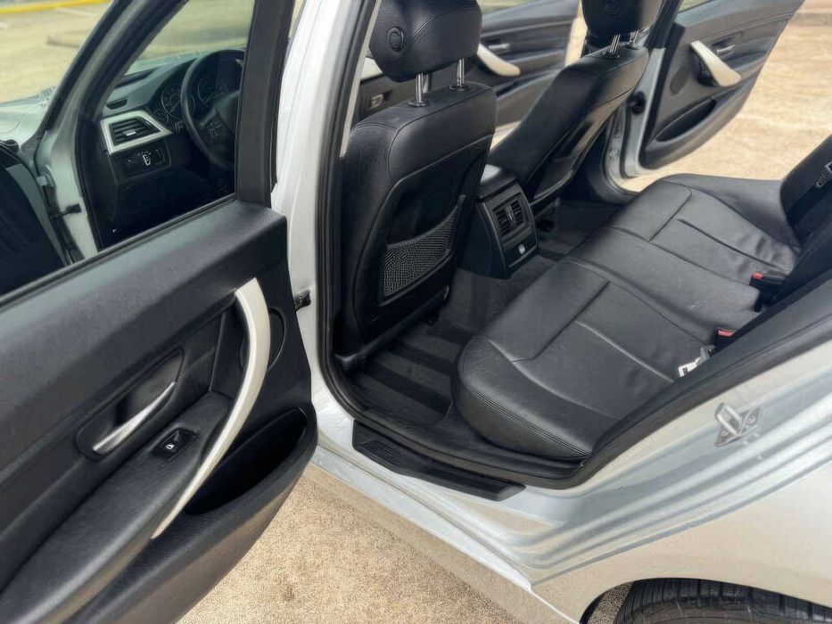 BMW 3 Series 320i      2014