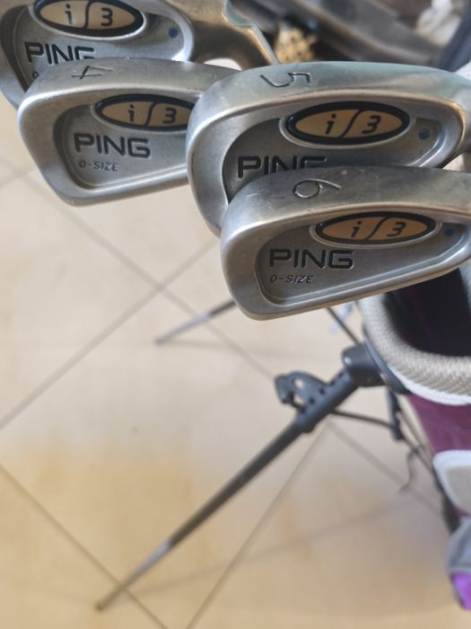 Full set of mens golf clubs in bag