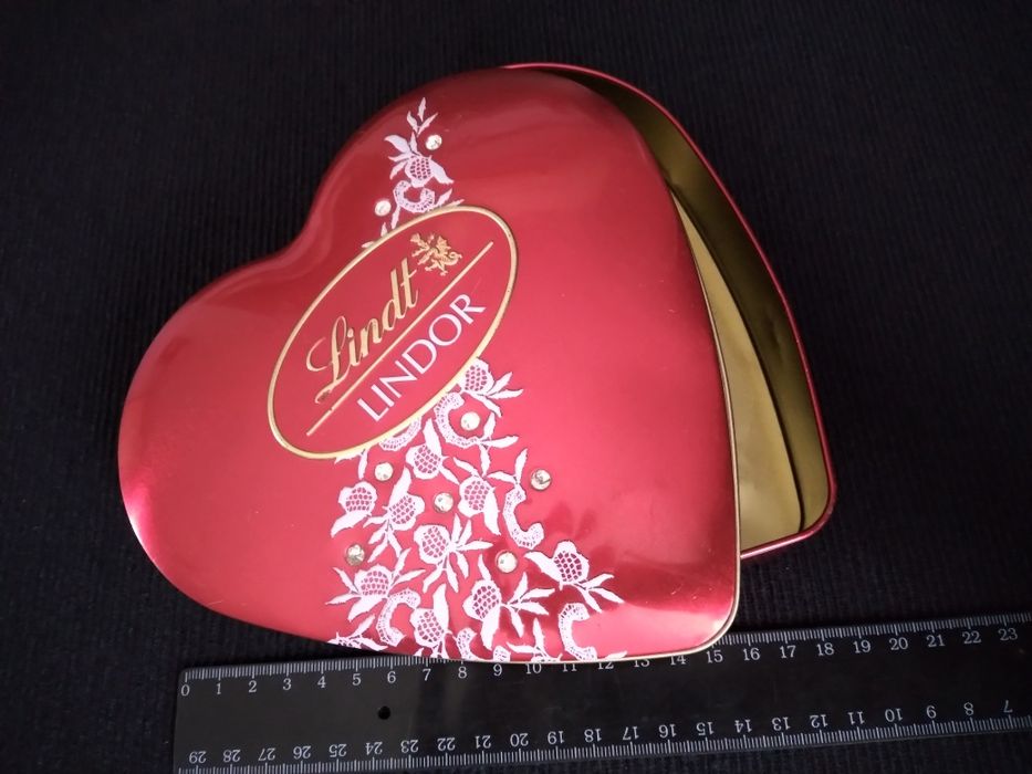 Жестяні коробки сердце кіт в чалмє