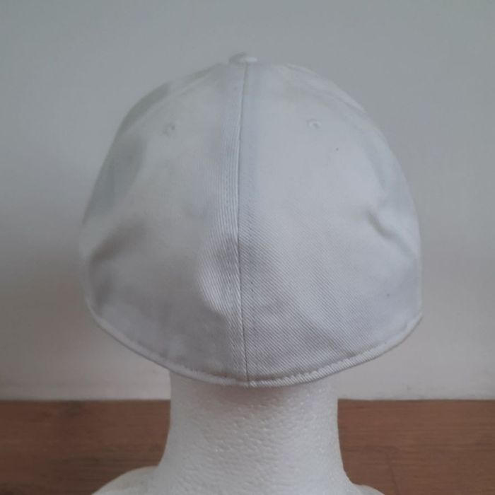 Czapka z daszkiem akauniq