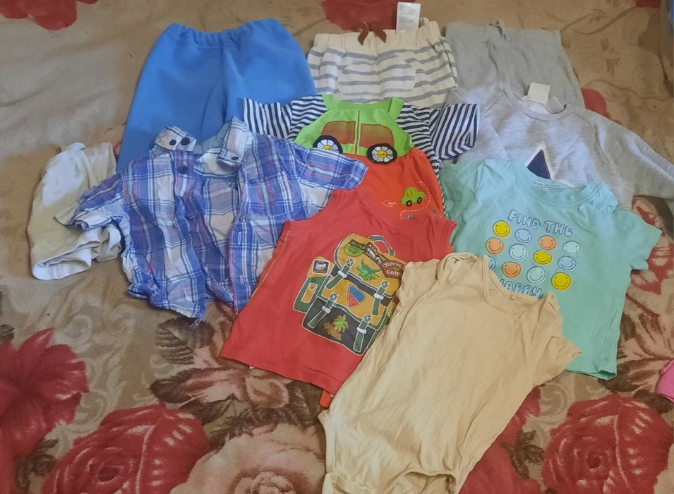 Отдам Бесплатно детские вещи на мальчика до 1-1.5 года