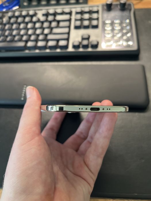 iPhone Air - 256 gb - Dourado