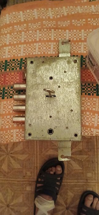 Продам замок видвижний