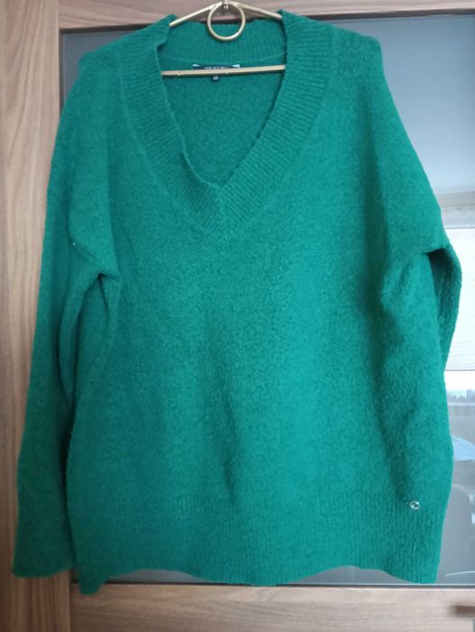 Sweter damski w serek