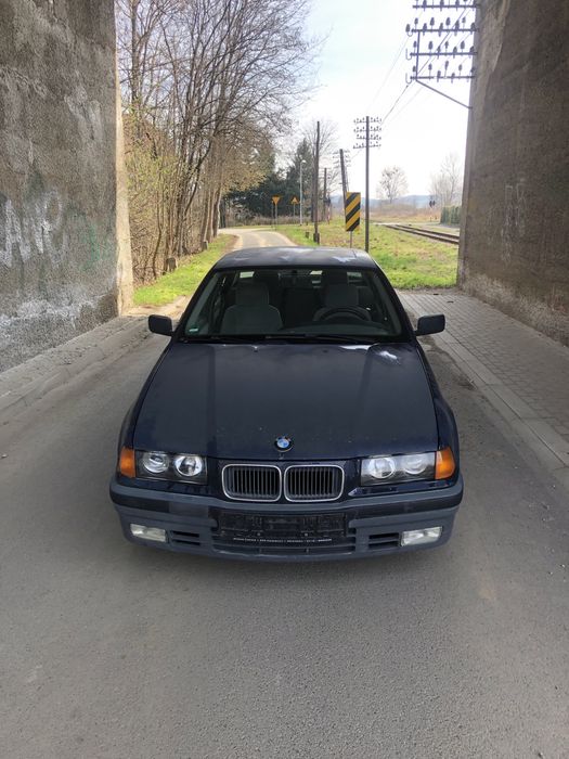 Bmw e36 sedan 316 zdrowa baza projekt niski przebieg 93tys