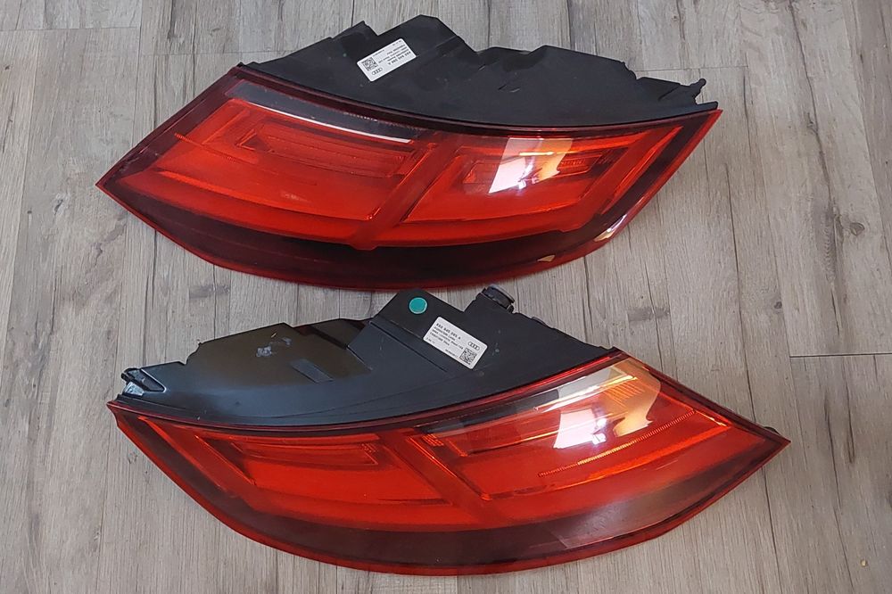 AUDI TT 8S lampy tył tylne lewa prawa 8S0