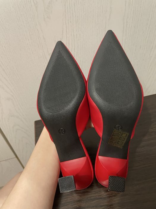 Мюллі червоні , туфлі червоні