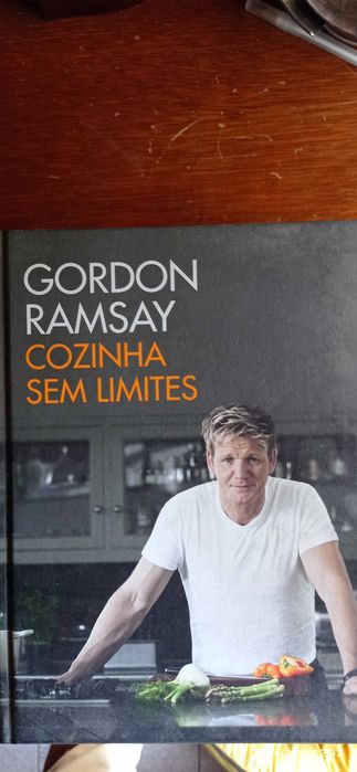 Livros de cozinha modernos.