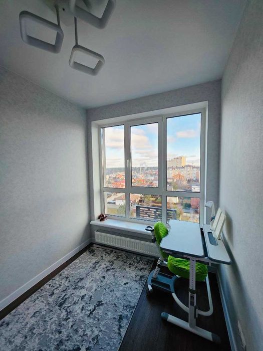 ЖК Гранд Бурже! Квартира з новим ремонтом!