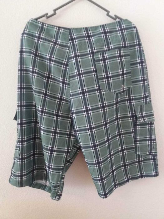 Saias e Calças de Senhora, impecáveis, por 2,5 euros