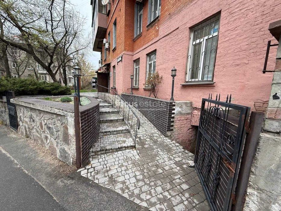Без %. 153м2. Золоті Ворота. Львівська площа. Фасад. Окремий вхід