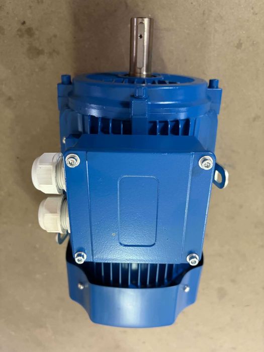 Silnik trójfazowy 112MC-4 5,5 kW, 1440 obr/min, 28 mm B3