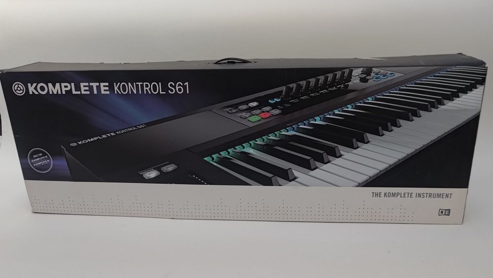 Komplete Kontrol s61 Native Instruments klawiatura sterująca piano