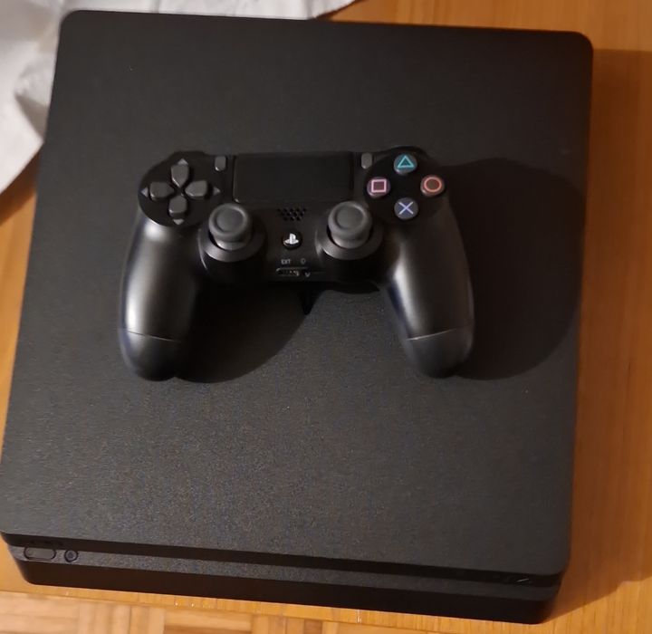 PlayStation 4 ..
