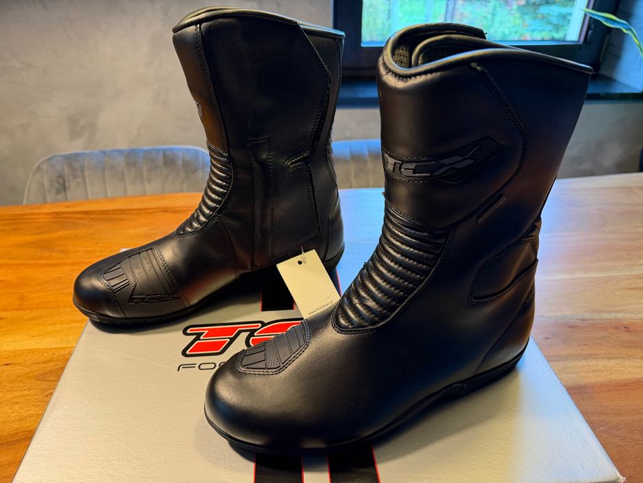 Nowe buty motocyklowe