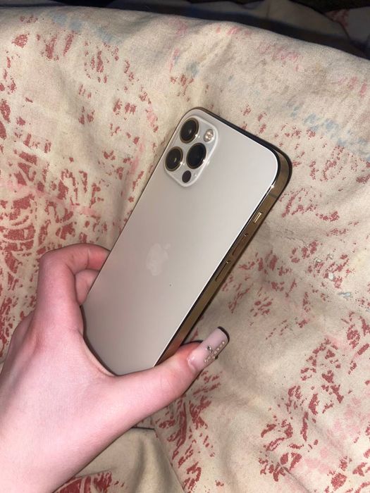 iphone gold 12 pro 128gb..