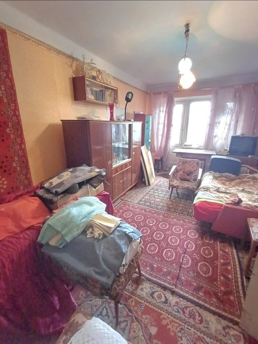 Продам 1 комнатную квартиру на 3/5 Лески / Белая
