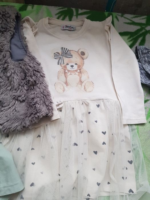 Ubranka dla dziewczynki 98/104