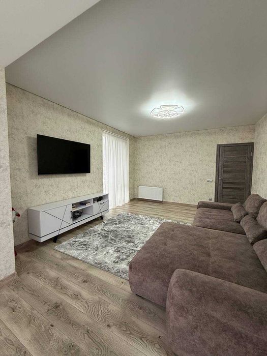 Простора 3-кімнатна квартира в клубному будинку з закритою територією.