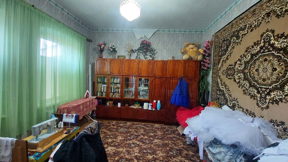 Продам 2-кімнатну квартиру. Вул.Покровська,28