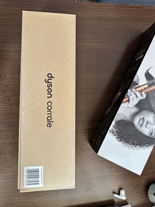 Випрямляч Dyson Corrale HS07 у використанні 3 рази