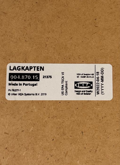 Mesa preta IKEA.