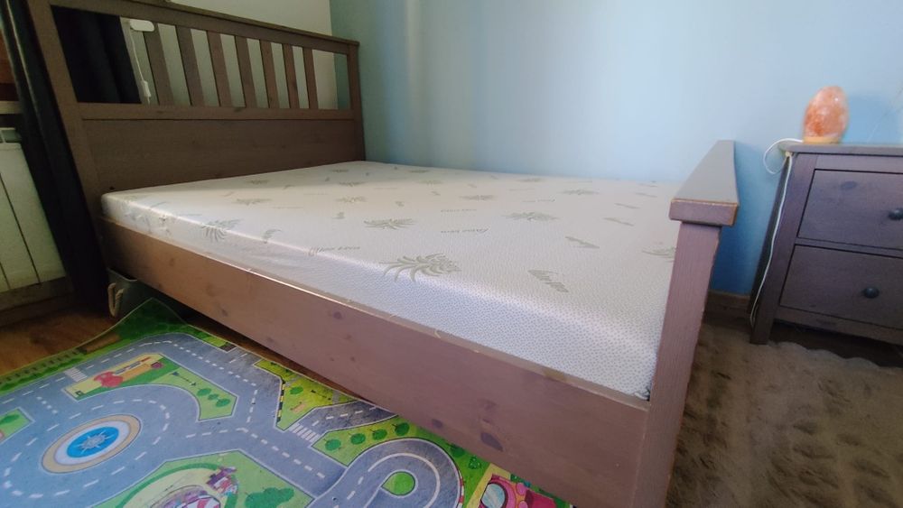 Łóżko + materac Ikea Hemnes 140 x 200