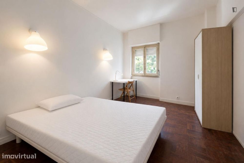 Quarto - localizado em Estrela Lisbon