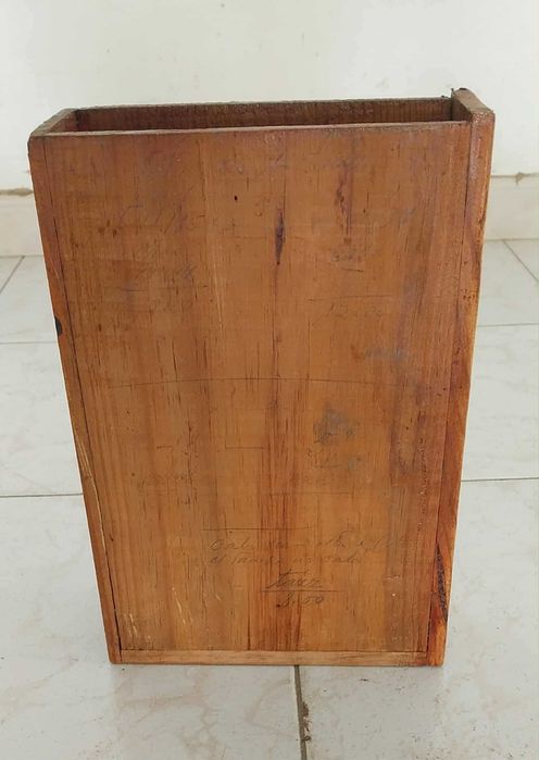 4 Caixas Antigas Restauradas, com Nº de Inventário da C.M. da Chamusca