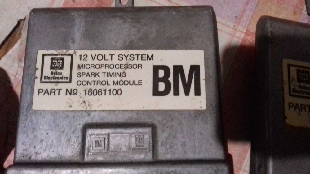 Блок  управлесли  Opel kadet 1.6. (2 Штуки.)