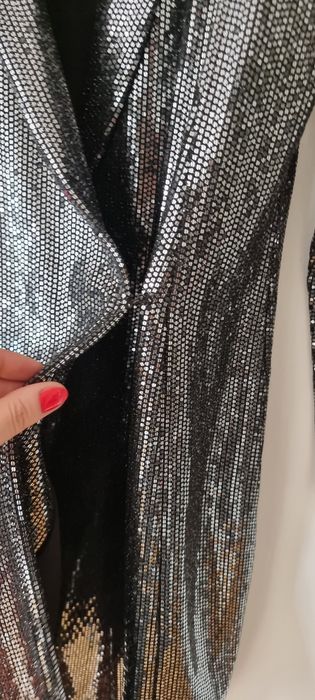 Sukienka srebrna, cekiny Mohito M karnał kopertowa