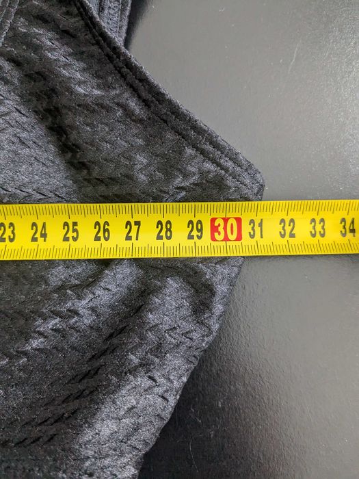 Czarna góra od bikini rozm. 140