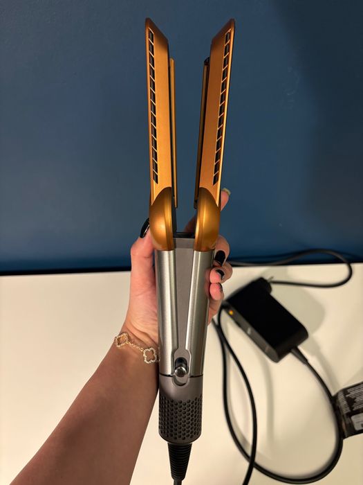 Dyson Airstrait aeroprostownica