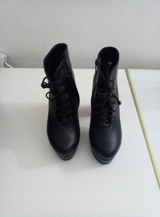 Женские полуботинки из натуральной кожи. Lavorazione Artigianale