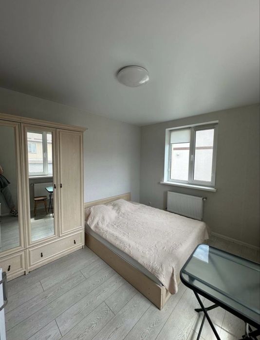 Оренда квартири це включно з ком.послугамив Хотові