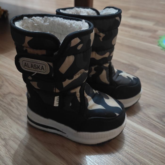 Продам комбінезон+дутики+зимова куртка