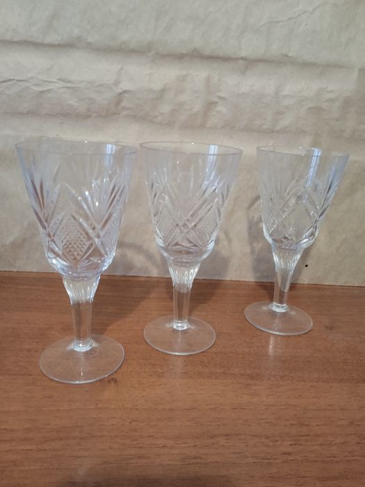 Продам хрустальную посуду.