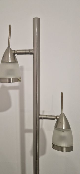 Candeeiro de pé,  com dois focos