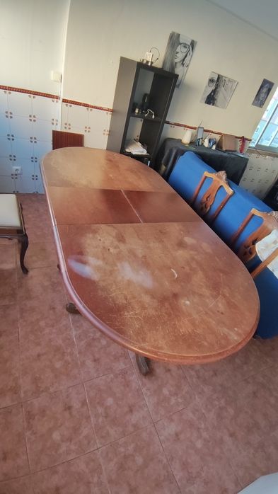 Mesa de jantar s/ cadeiras