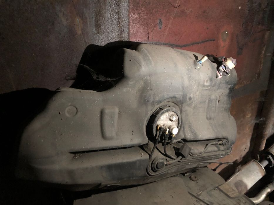 Топливный бак Тойота авенсис т25 дизель